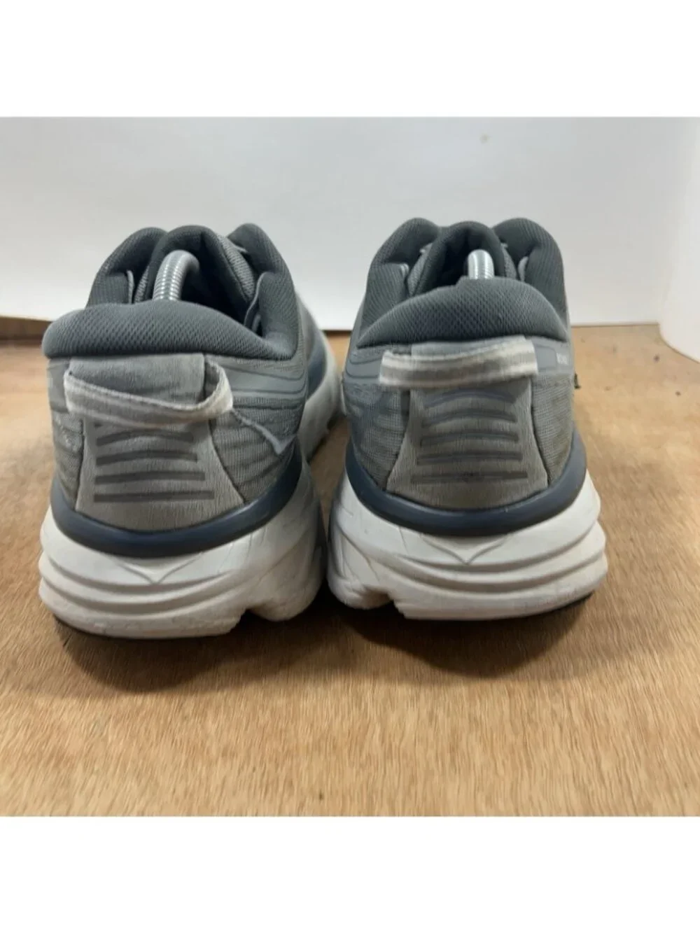 Hoka One One Bondi 7 Men's Size 11.5 Running Shoes Gray